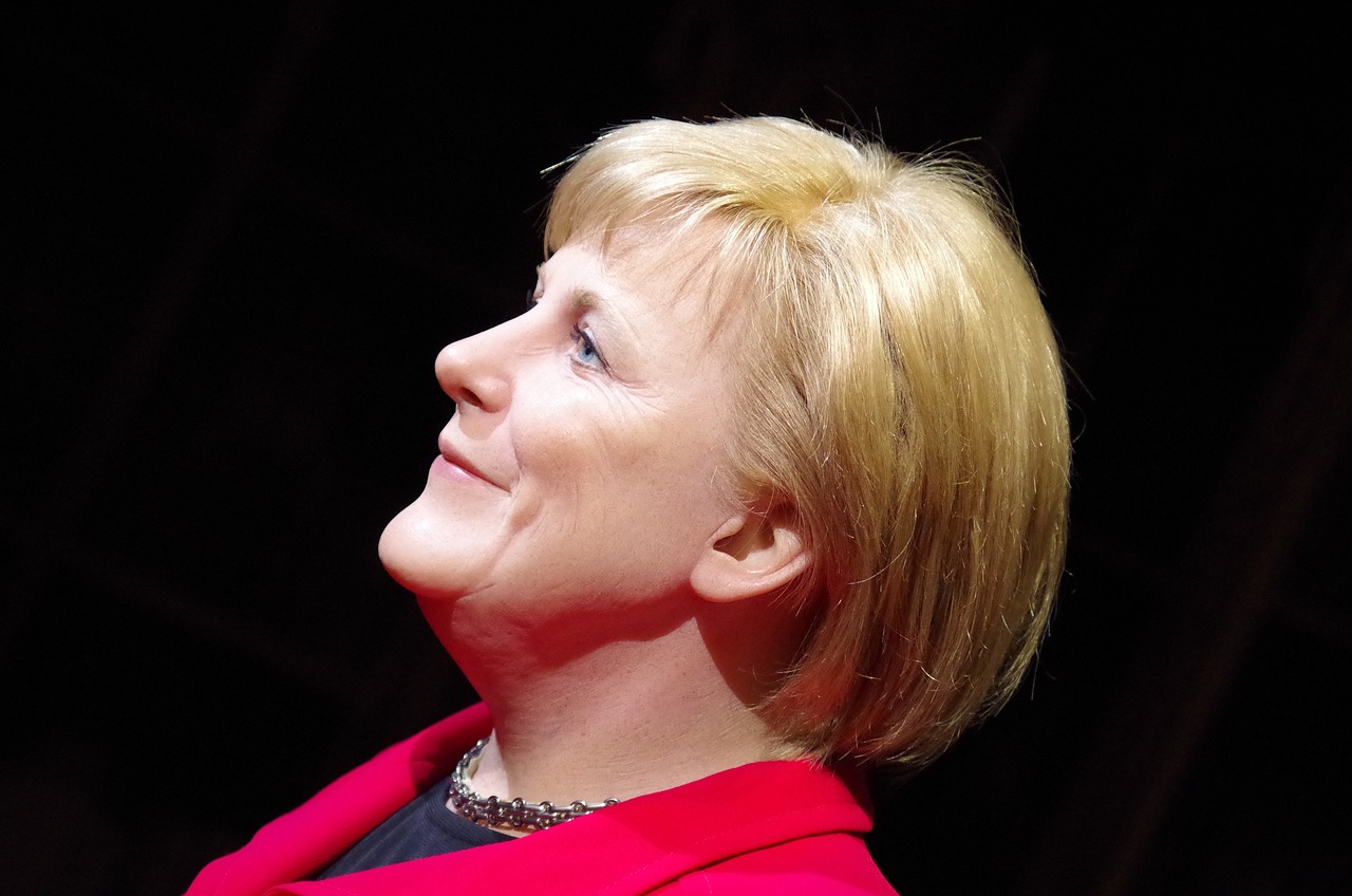 Merkel tražila savjet od Pape Franje o ophođenju s Trumpom